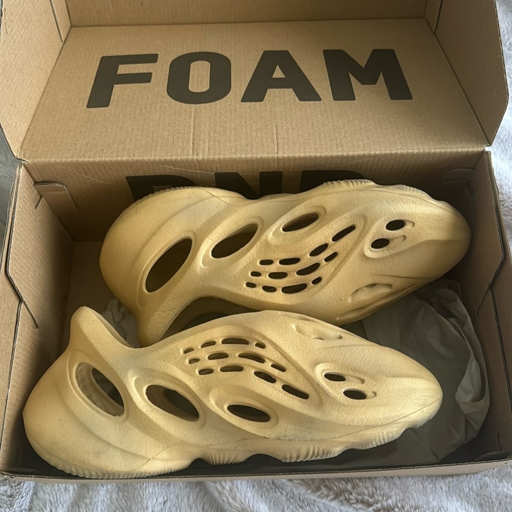 Yeezy Foams with Box size 5 lightly used